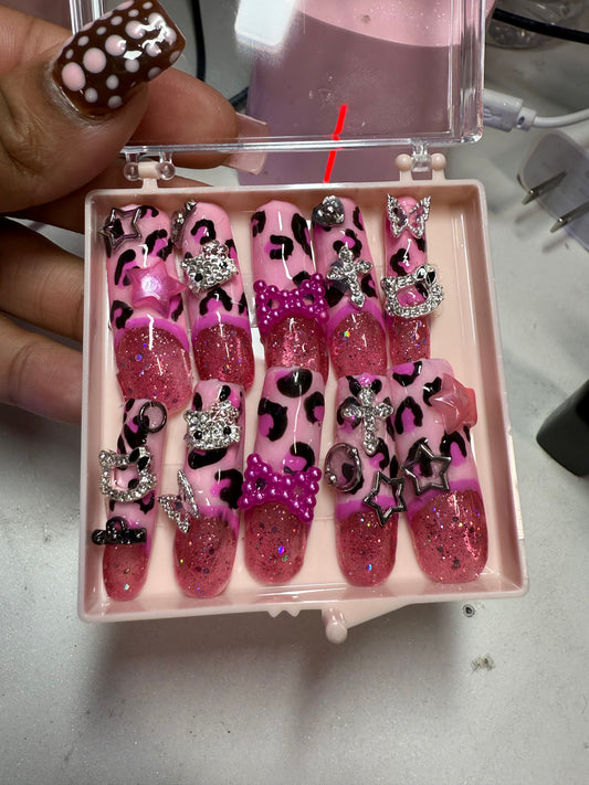 Pink cheetah print tips / with charms